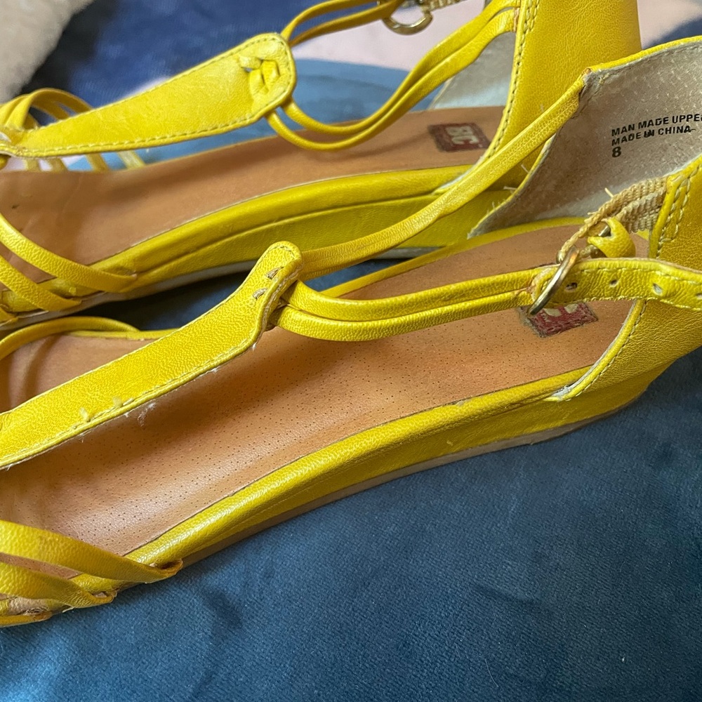 Sandal - Picture 2 of 4